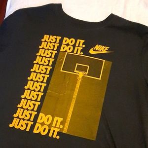 Nike tshirt